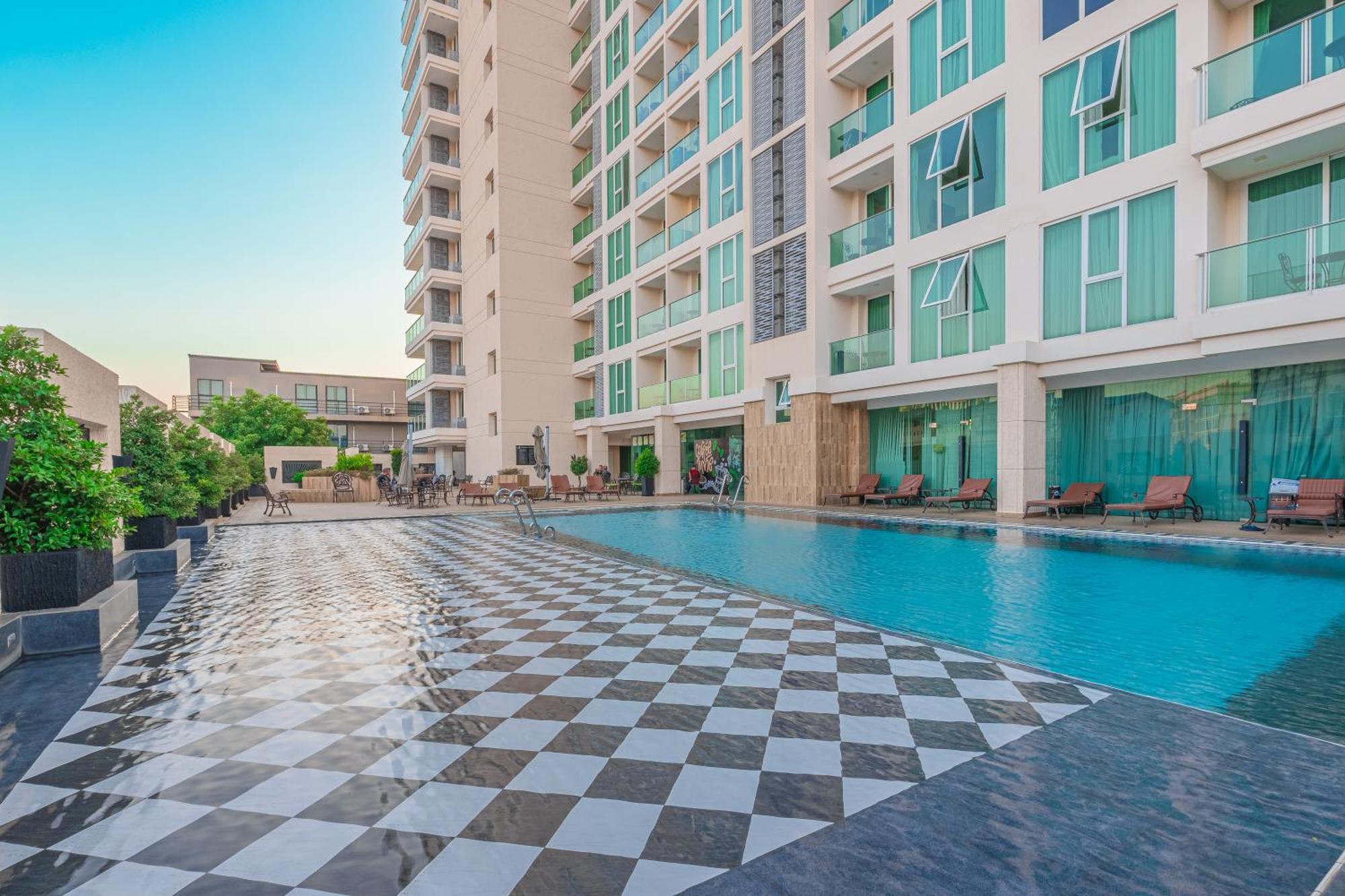 City Garden Tower By Pattaya Holiday מראה חיצוני תמונה