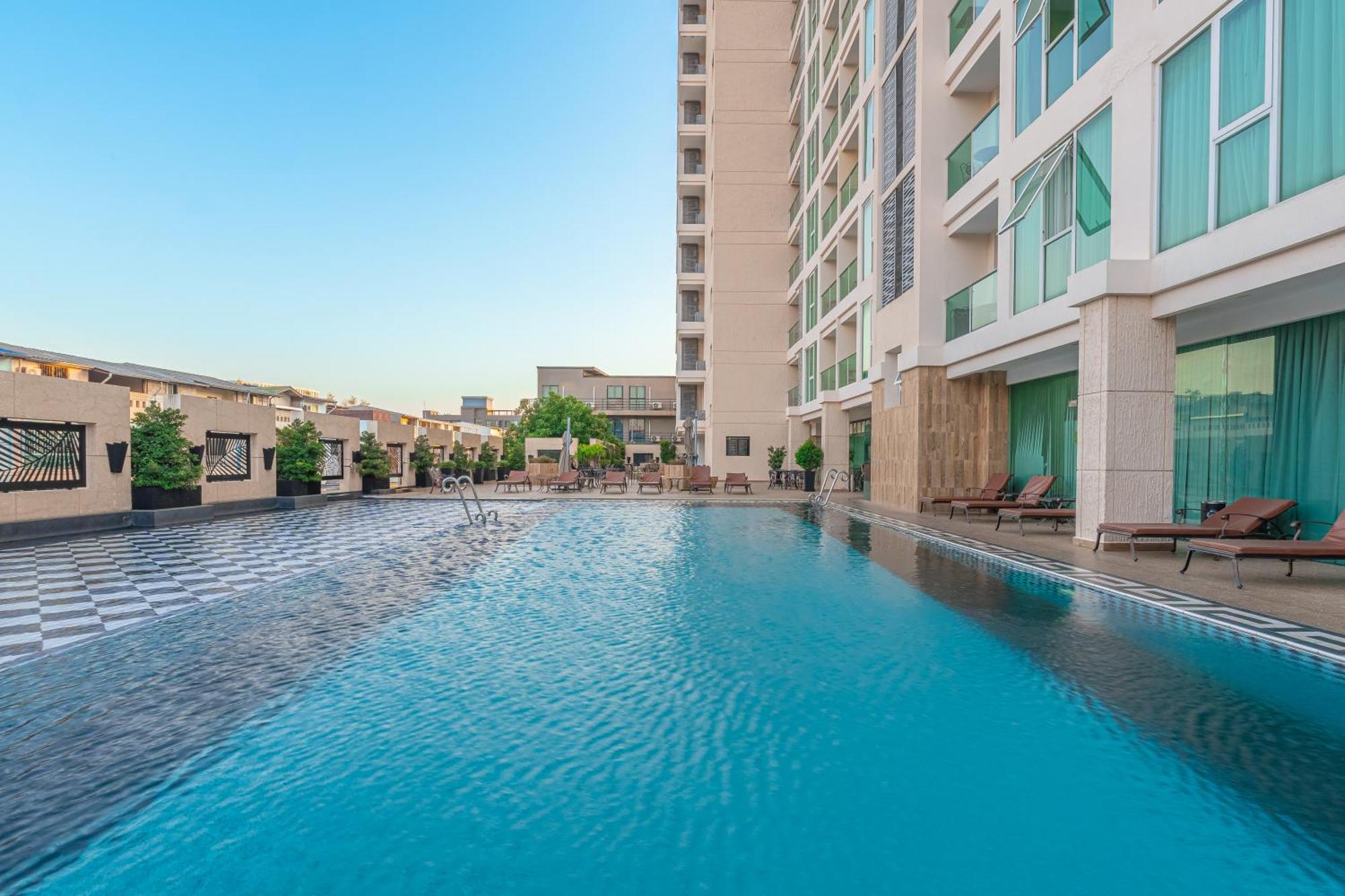 City Garden Tower By Pattaya Holiday מראה חיצוני תמונה
